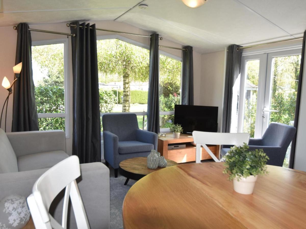 Cozy Chalet For 5P With Garden In A Lovely Area Near Goedereede Esterno foto